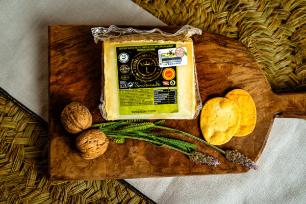 Queso manchego artesano semicurado, Dehesa de los Llanos